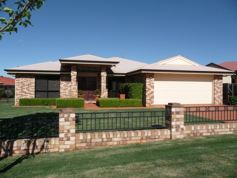 14 Chifley Court, Middle Ridge QLD 4350