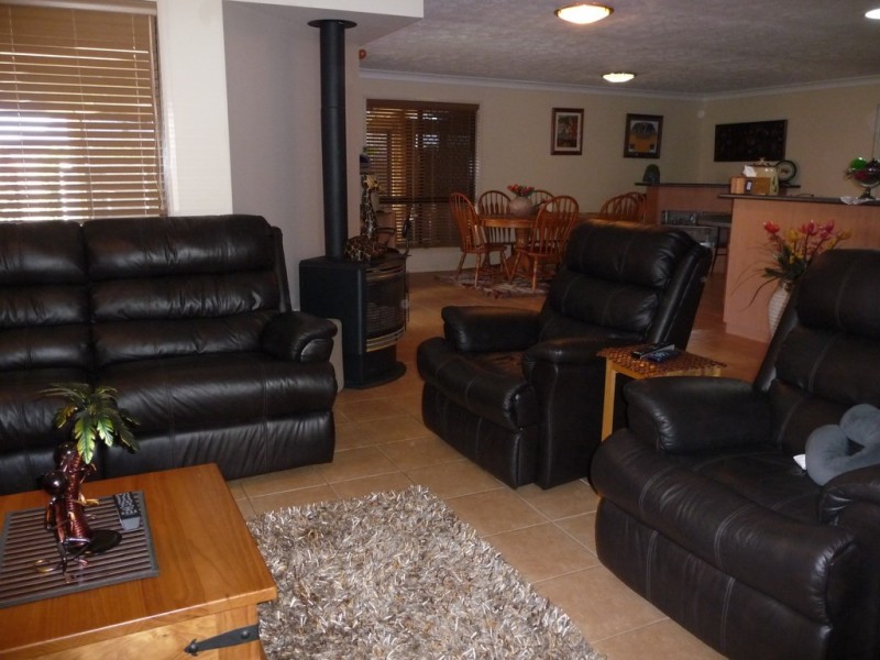 14 Chifley Court, Middle Ridge QLD 4350