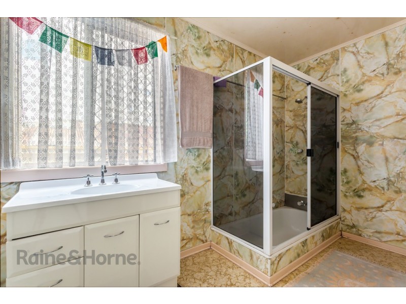 2 Tozer Street, Newtown QLD 4350