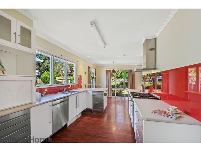 5 Ross Street, Mount Lofty QLD 4350