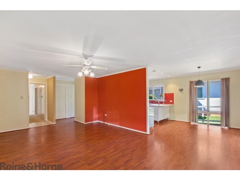 5 Ross Street, Mount Lofty QLD 4350