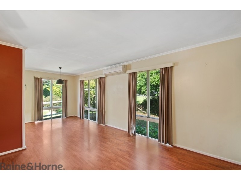 5 Ross Street, Mount Lofty QLD 4350