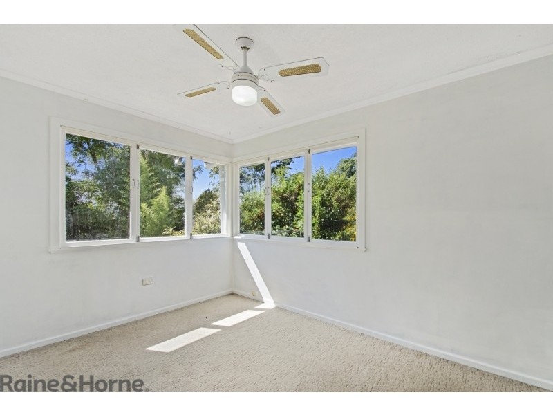 5 Ross Street, Mount Lofty QLD 4350