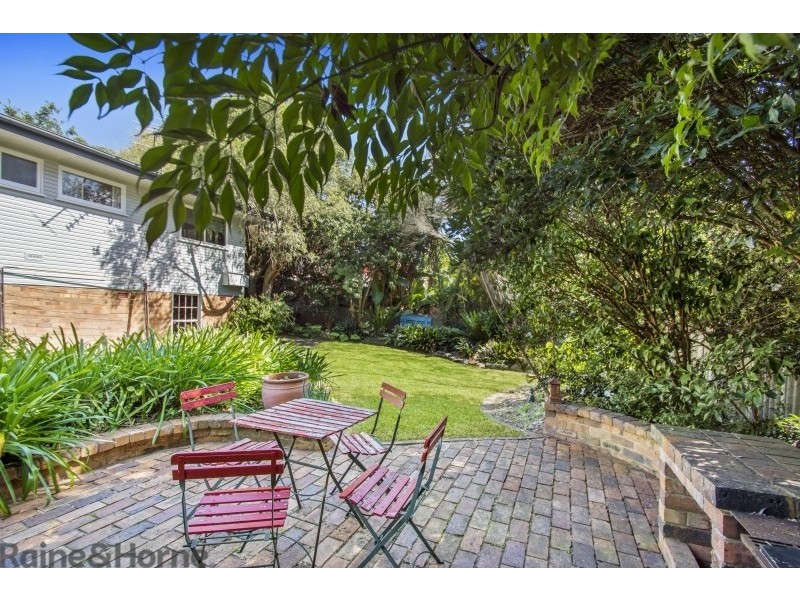 5 Ross Street, Mount Lofty QLD 4350