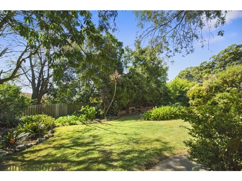 5 Ross Street, Mount Lofty QLD 4350