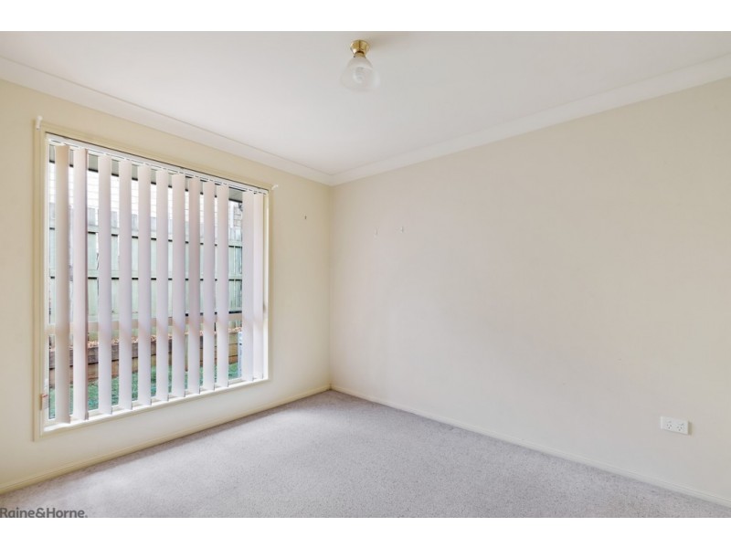 4 Vanham Close, Middle Ridge QLD 4350