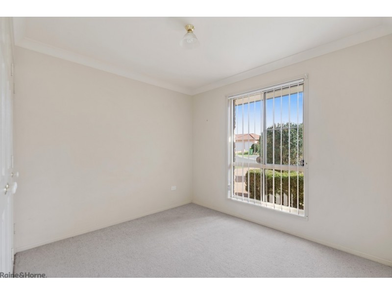 4 Vanham Close, Middle Ridge QLD 4350