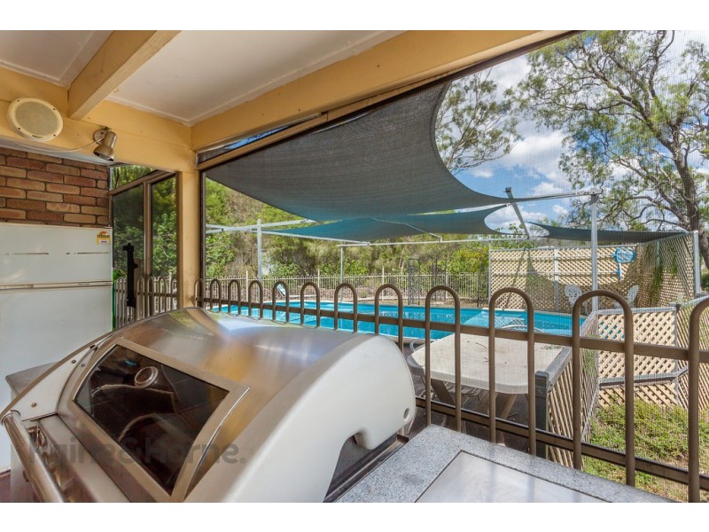 102 Boundary Street, Cranley QLD 4350