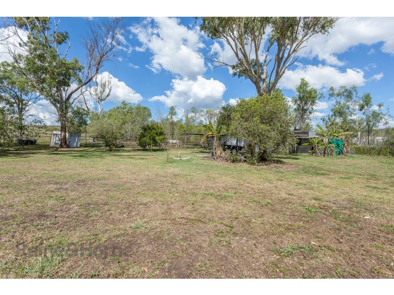 102 Boundary Street, Cranley QLD 4350