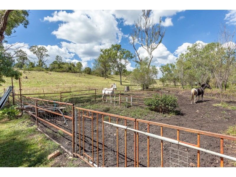 102 Boundary Street, Cranley QLD 4350