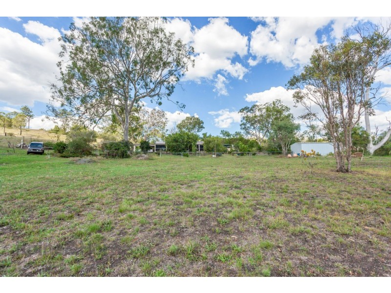 102 Boundary Street, Cranley QLD 4350