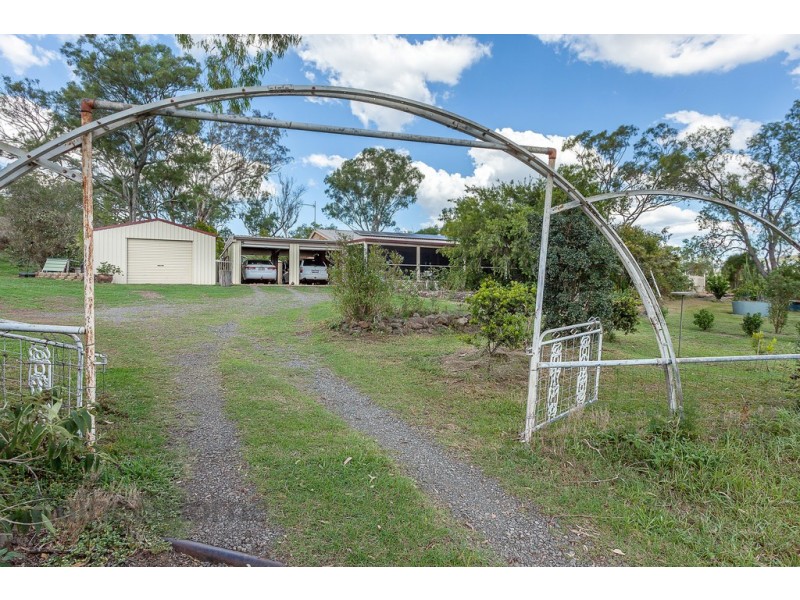 102 Boundary Street, Cranley QLD 4350
