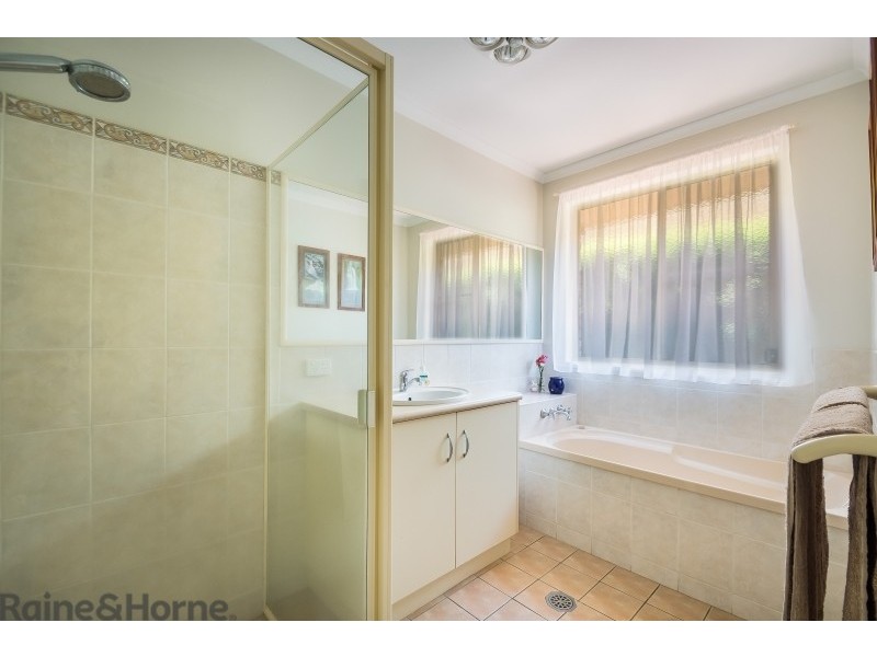 10 Chifley Court, Middle Ridge QLD 4350