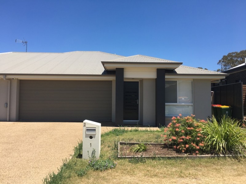 2/1 Barron Lane, Glenvale QLD 4350