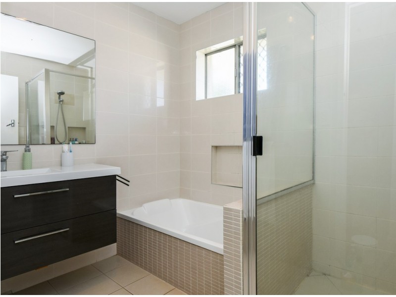 60 Sardon Street, Centenary Heights QLD 4350