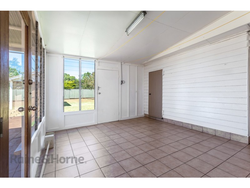 4 Race Street, Newtown QLD 4350