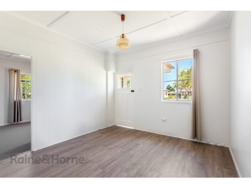 4 Race Street, Newtown QLD 4350