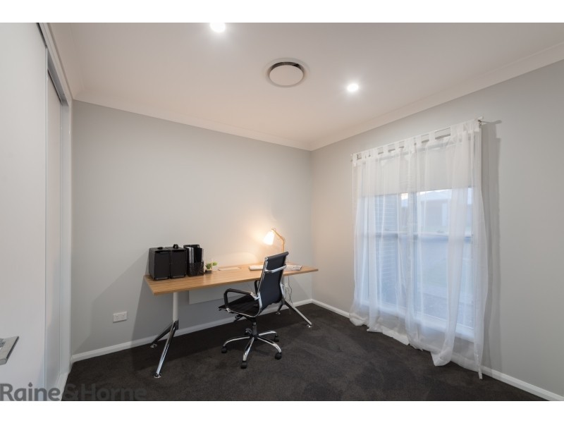 8 Renshaw Crescent, Kearneys Spring QLD 4350