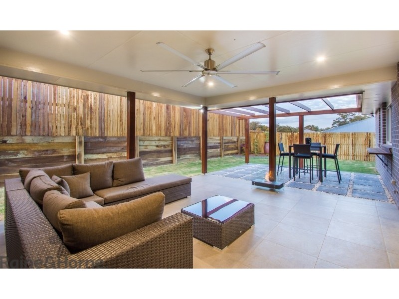 8 Renshaw Crescent, Kearneys Spring QLD 4350