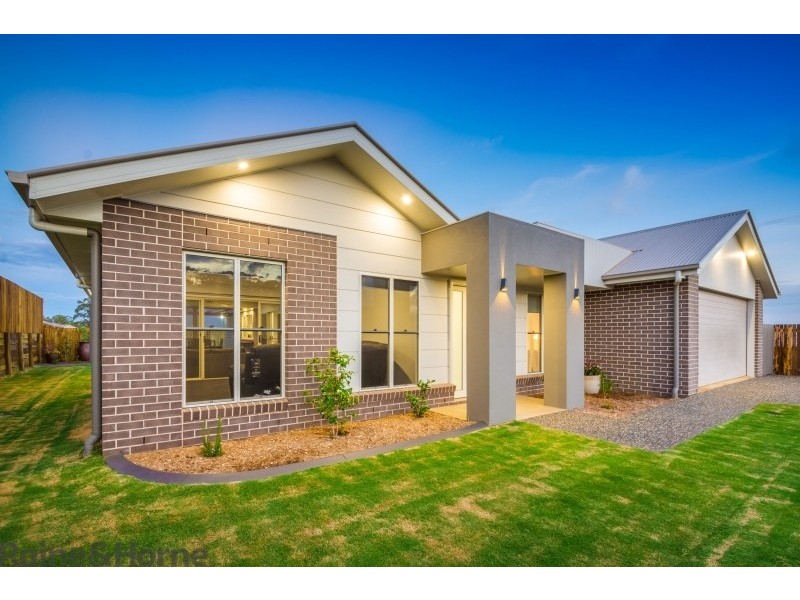 8 Renshaw Crescent, Kearneys Spring QLD 4350