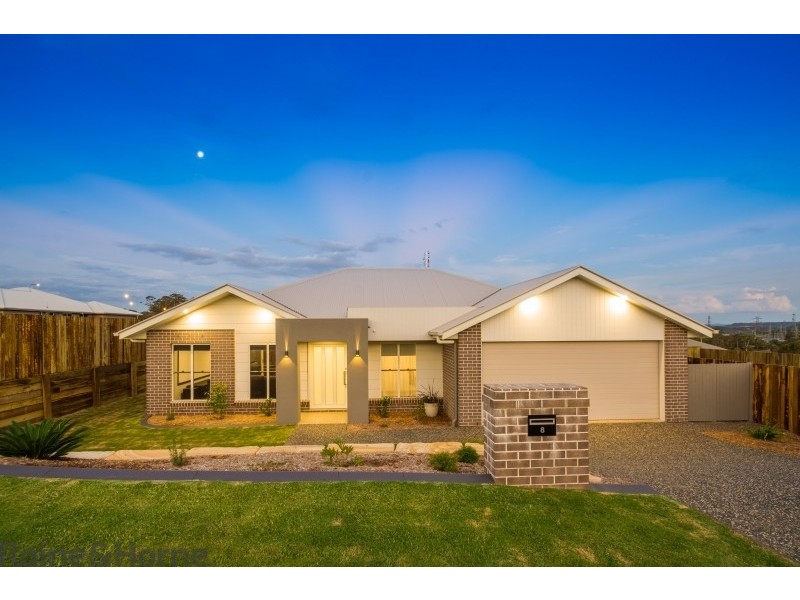 8 Renshaw Crescent, Kearneys Spring QLD 4350