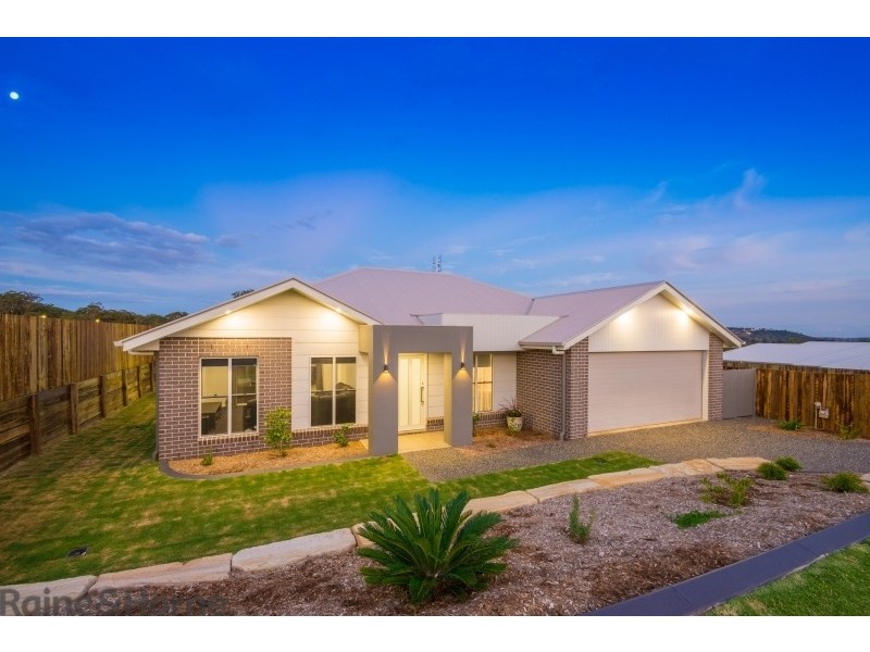 8 Renshaw Crescent, Kearneys Spring QLD 4350