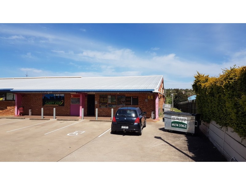 1/879 Ruthven Street, Kearneys Spring QLD 4350