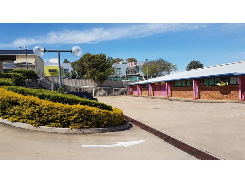 1/879 Ruthven Street, Kearneys Spring QLD 4350