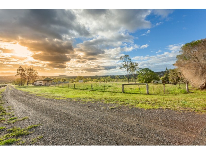 827 Drayton Connection Road, Vale View QLD 4352