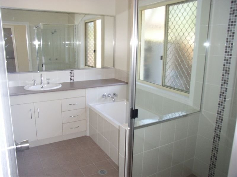 1 VISTA COURT, Withcott QLD 4352