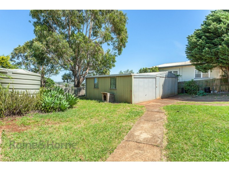 1 Croydon Street, Harristown QLD 4350