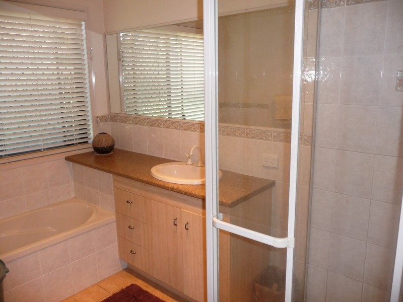 14 Chifley Court, Middle Ridge QLD 4350