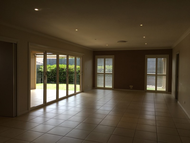 15 McCallum Court, Middle Ridge QLD 4350