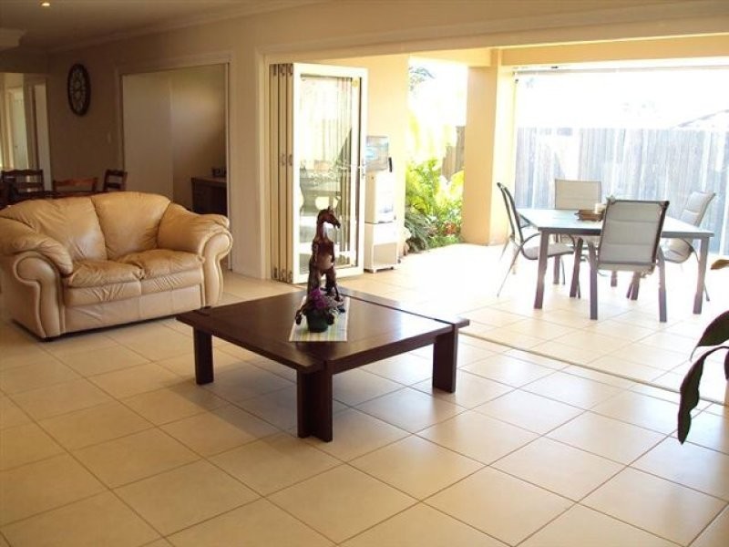 15 McCallum Court, Middle Ridge QLD 4350