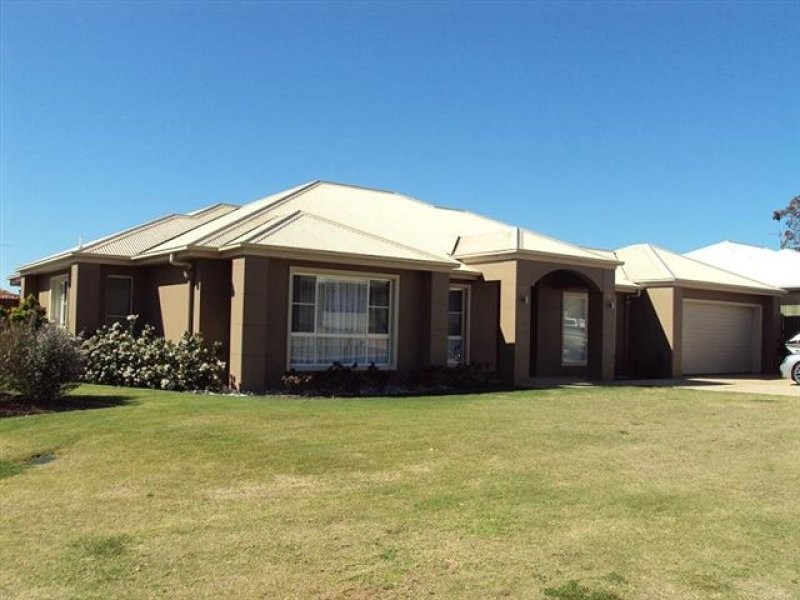 15 McCallum Court, Middle Ridge QLD 4350