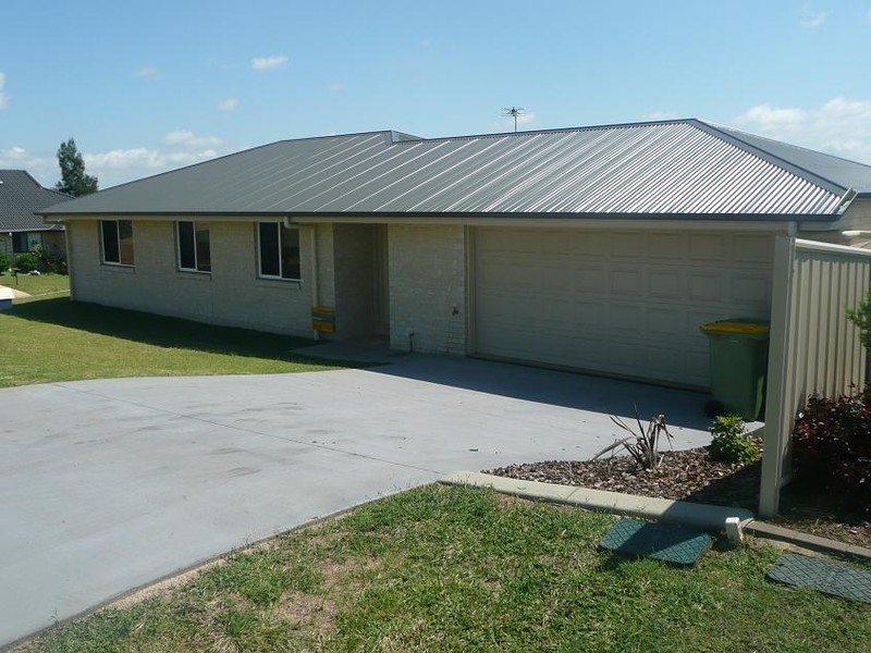 2/23 Winning Street, Glenvale QLD 4350