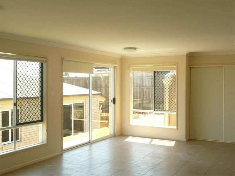 2/23 Winning Street, Glenvale QLD 4350