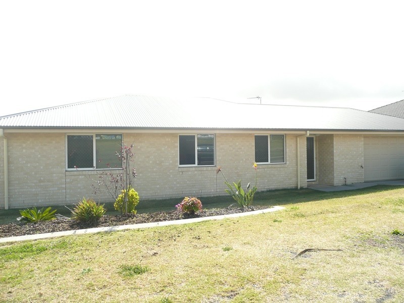 2/23 Winning Street, Glenvale QLD 4350