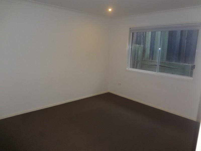 2/9 Whichello Street, Newtown QLD 4350