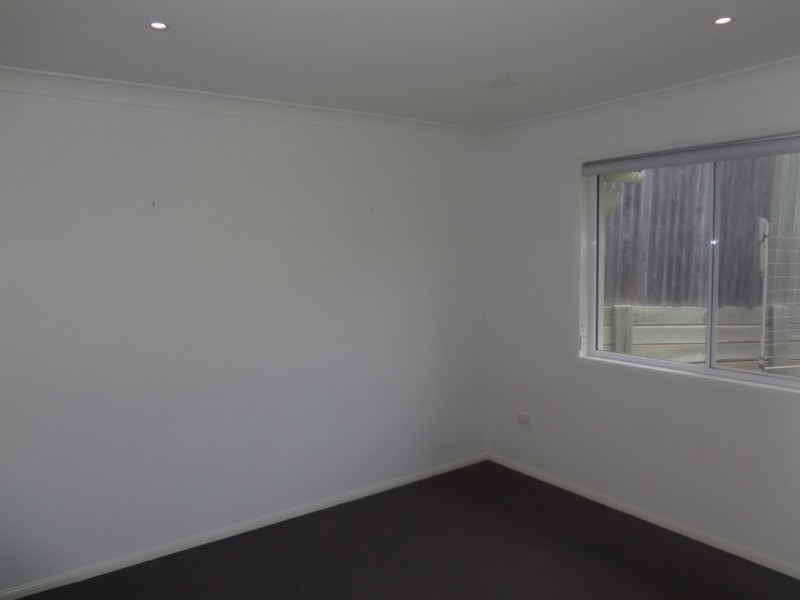 2/9 Whichello Street, Newtown QLD 4350