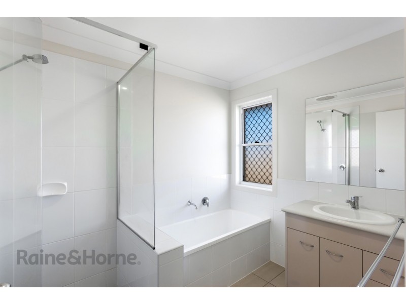 24 Wandoo Crescent, Westbrook QLD 4350