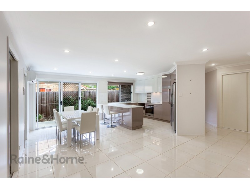 2/310A Hume Street, Centenary Heights QLD 4350