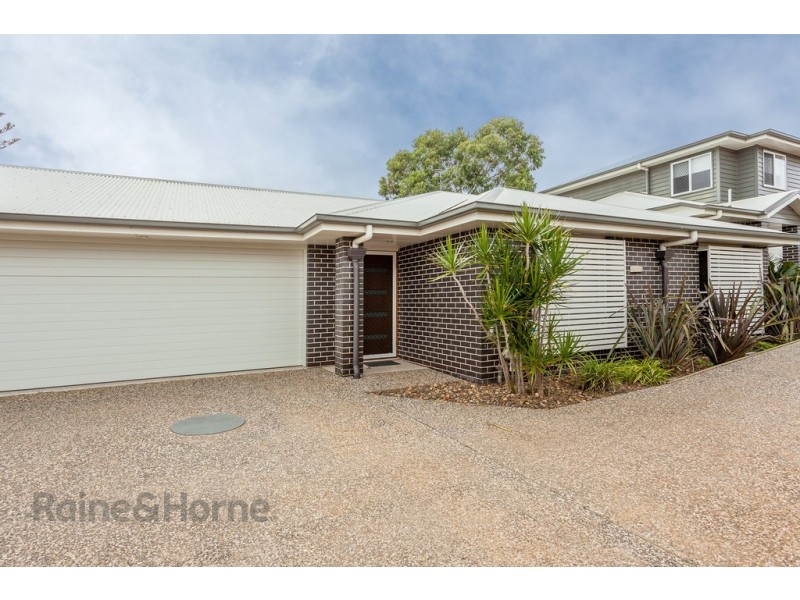 2/310A Hume Street, Centenary Heights QLD 4350