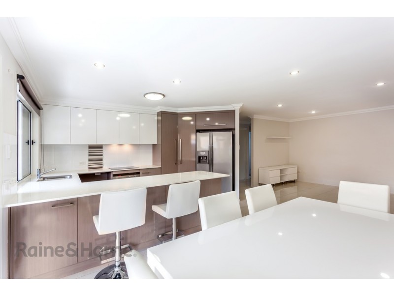 2/310A Hume Street, Centenary Heights QLD 4350