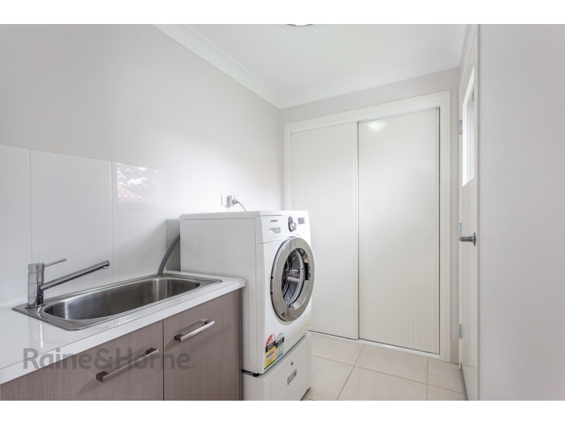 2/310A Hume Street, Centenary Heights QLD 4350