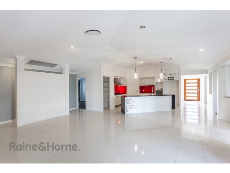 68 Wood Drive, Middle Ridge QLD 4350