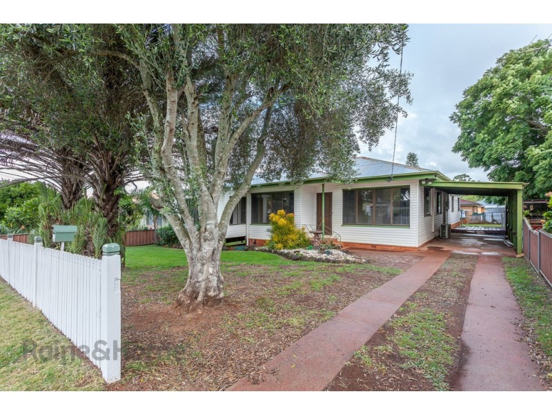 20 Welcombe Avenue, Rockville QLD 4350