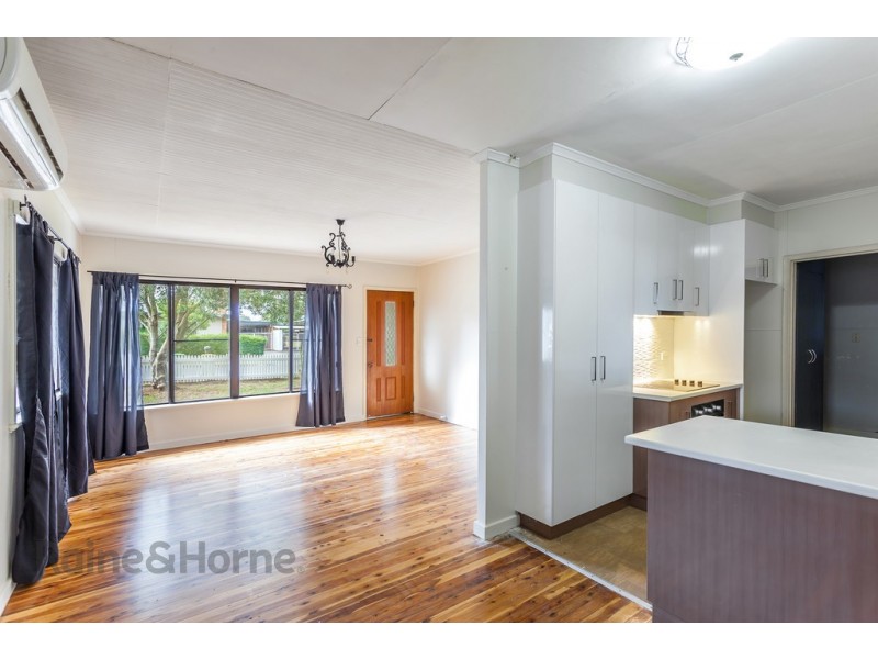 20 Welcombe Avenue, Rockville QLD 4350