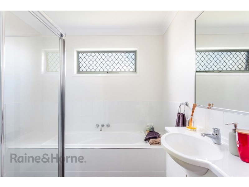 12a Dove Crescent, Kleinton QLD 4352