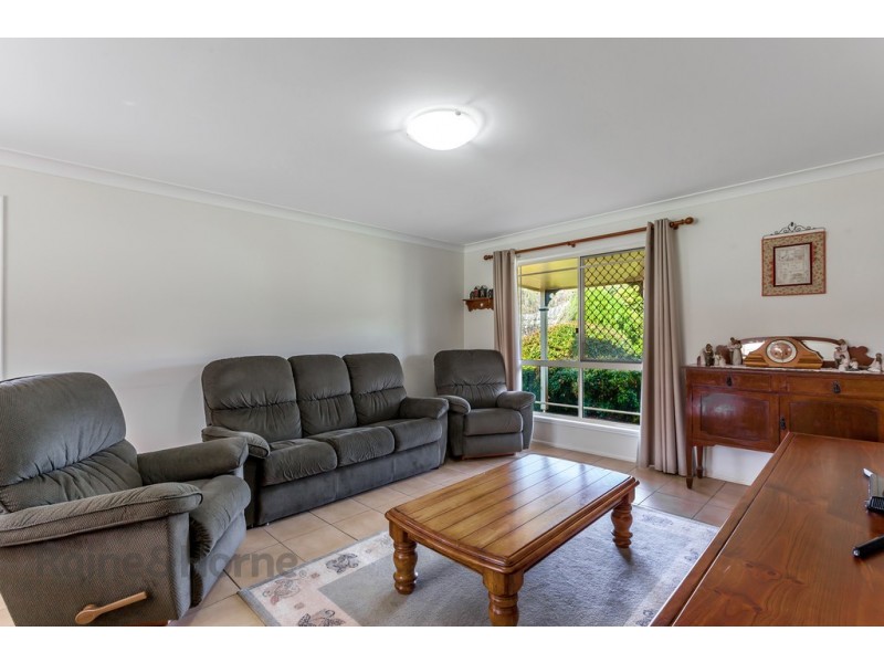 4 Bronwyn Court, Highfields QLD 4352
